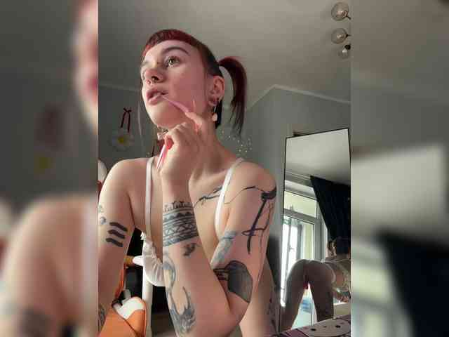 LolyMolly webcam