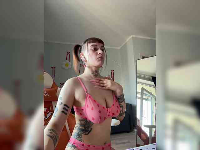 LolyMolly webcam
