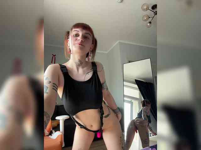 LolyMolly webcam