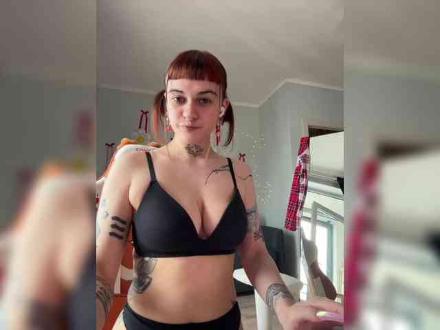 LolyMolly webcam