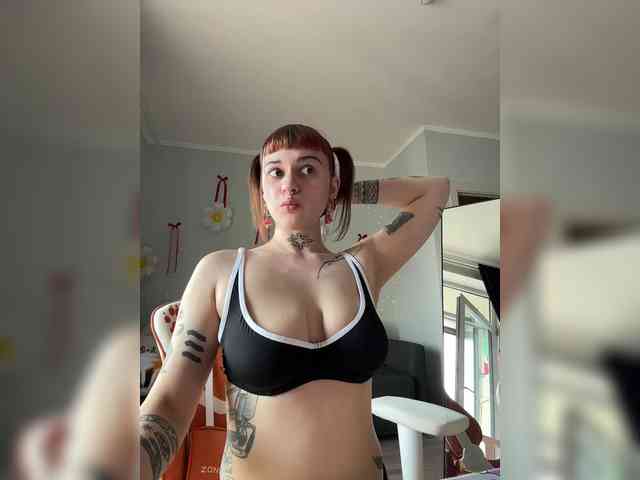 LolyMolly webcam