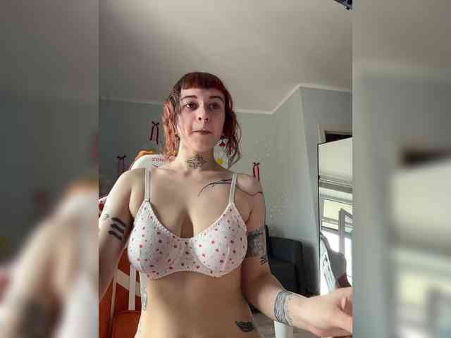 LolyMolly webcam