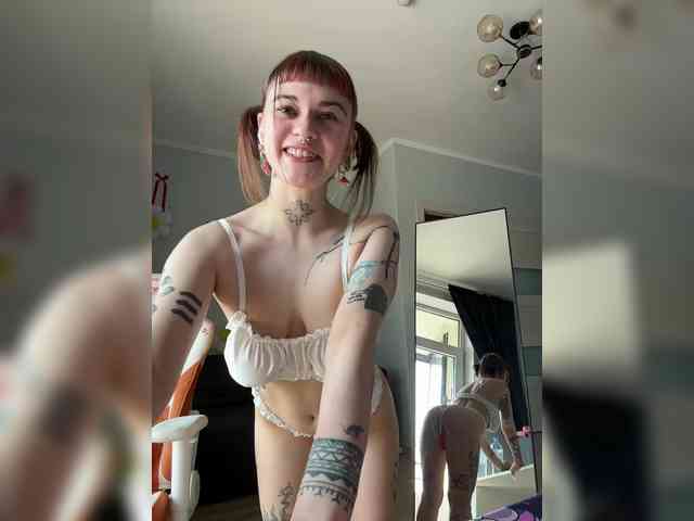 LolyMolly webcam