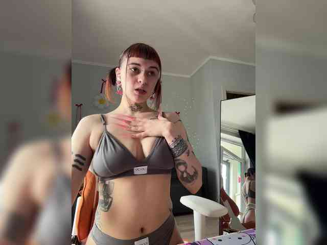 LolyMolly webcam