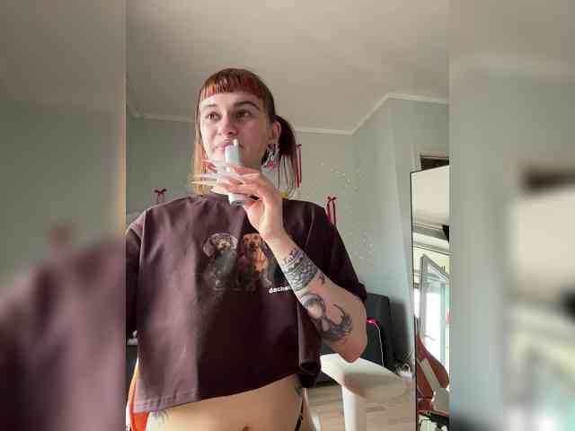LolyMolly webcam