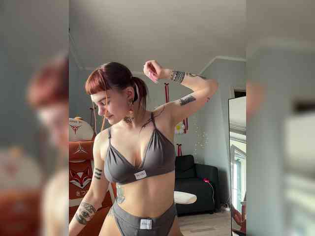LolyMolly webcam