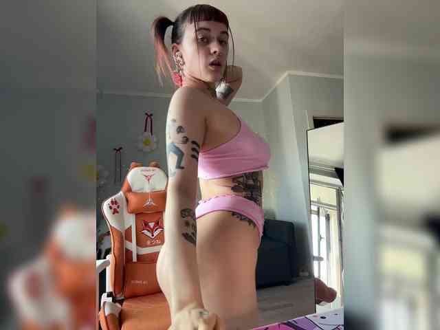 LolyMolly webcam