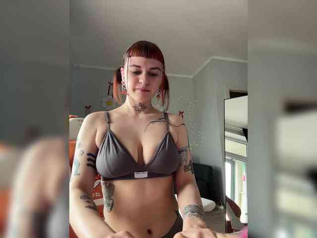 LolyMolly webcam