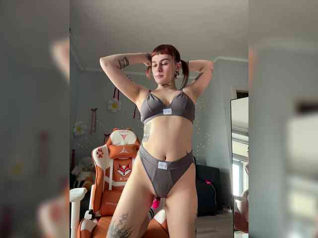 LolyMolly webcam