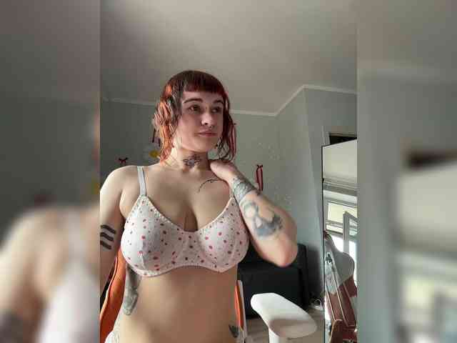 LolyMolly webcam
