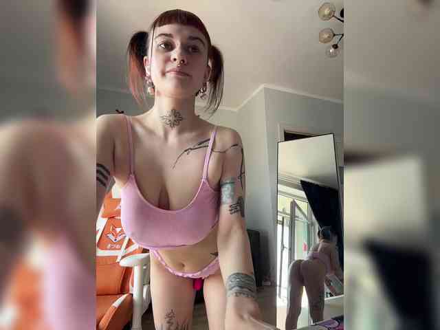 LolyMolly webcam