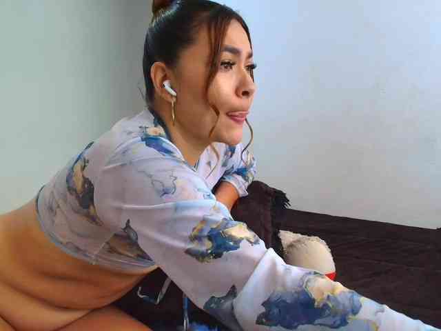 ANTONELLA69 webcam