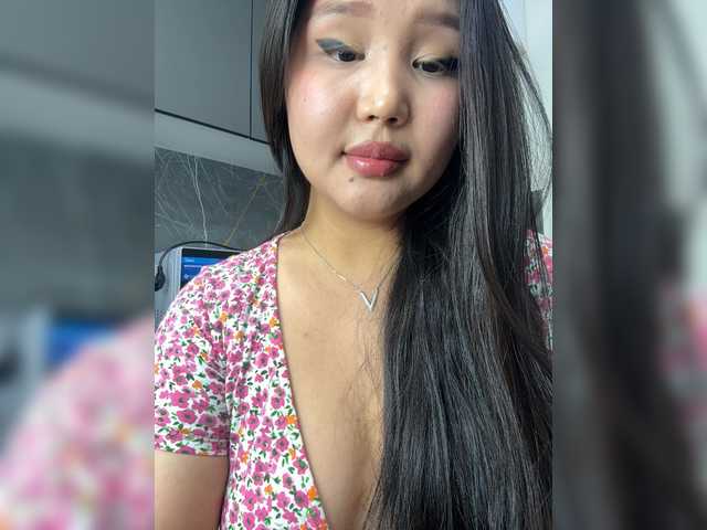 Yumikaa's BongaCams show and profile