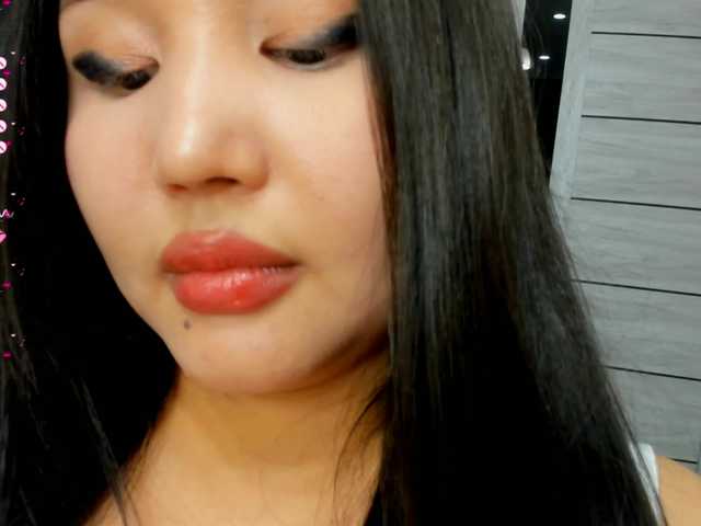 Yumikaa's BongaCams show and profile