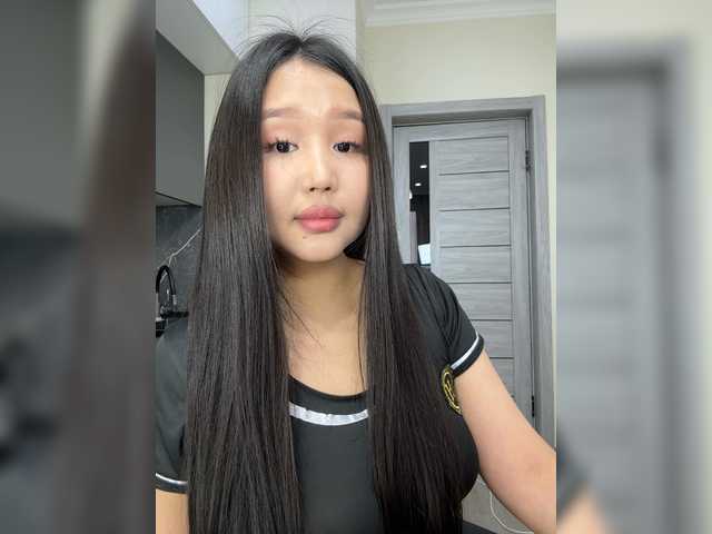 Yumikaa's BongaCams show and profile