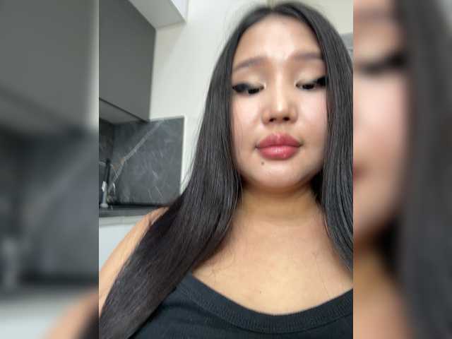 Yumikaa's BongaCams show and profile