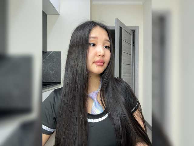 Yumikaa's BongaCams show and profile