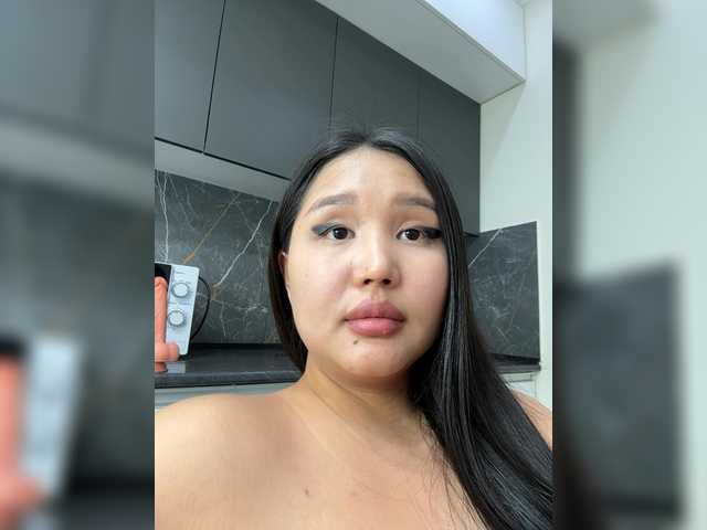 Yumikaa's BongaCams show and profile