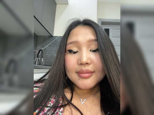 Yumikaa's BongaCams show and profile