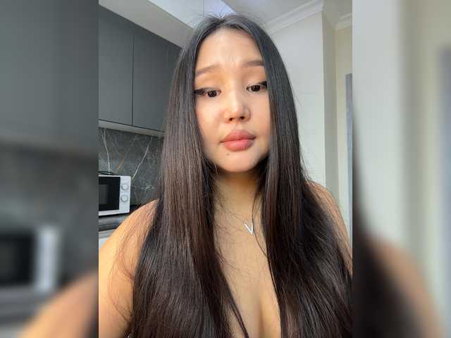 Yumikaa's BongaCams show and profile