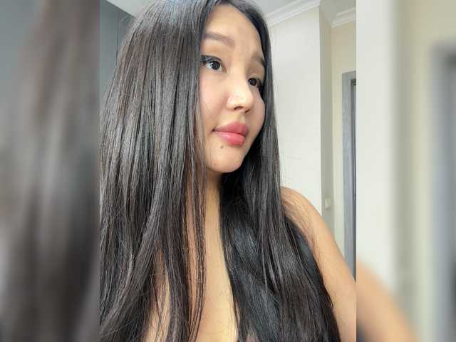 Yumikaa's BongaCams show and profile