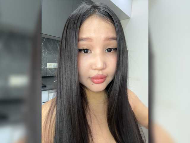 Yumikaa's BongaCams show and profile