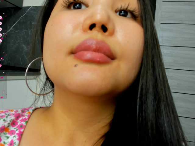 Yumikaa's BongaCams show and profile