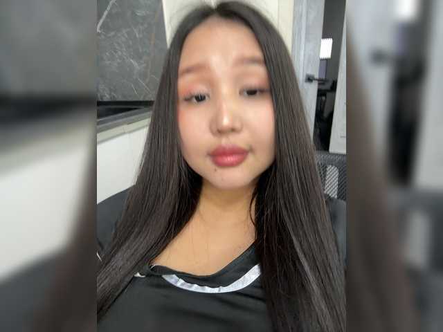 Yumikaa's BongaCams show and profile