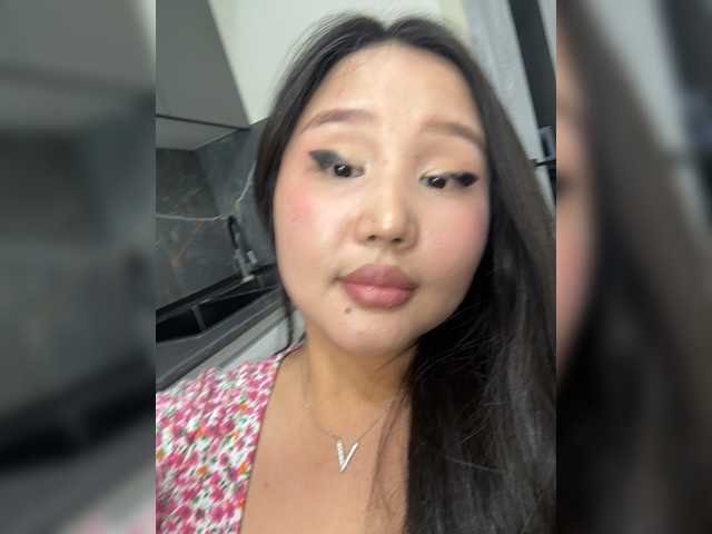 Yumikaa's BongaCams show and profile