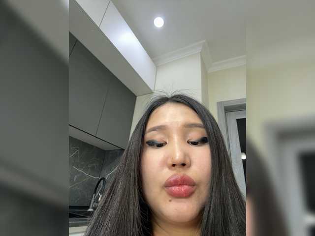 Yumikaa's BongaCams show and profile