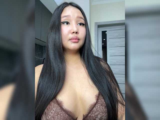 Yumikaa's BongaCams show and profile