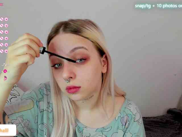 AliceHalll Live Webcam on BongaCams