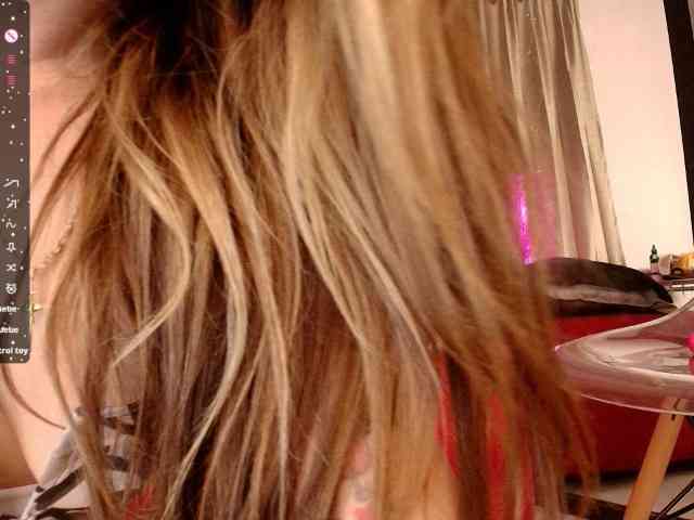 Natasha-Wilde webcam