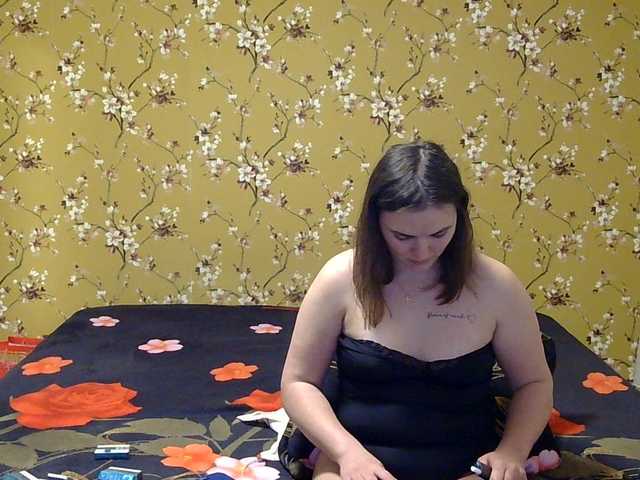 Karlabby's BongaCams show and profile