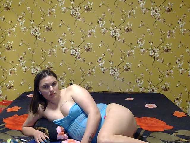 Karlabby's BongaCams show and profile