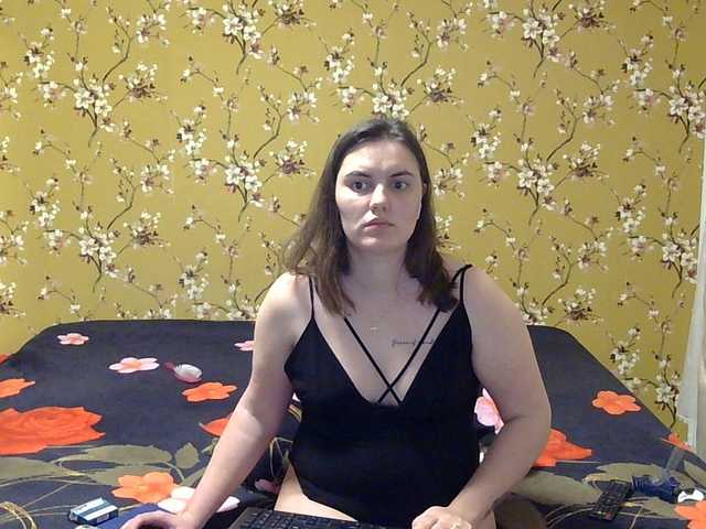 Karlabby's BongaCams show and profile