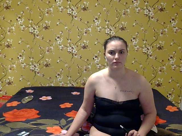 Karlabby's BongaCams show and profile