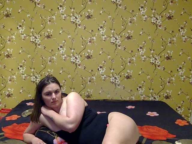 Karlabby's BongaCams show and profile