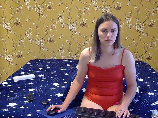 Karlabby webcam bongacams model stream image
