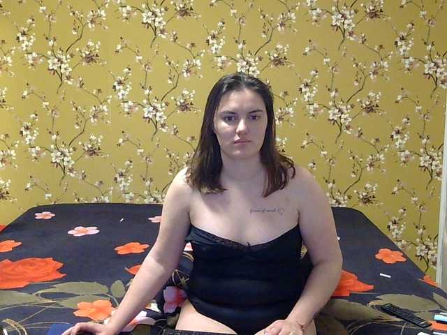 Karlabby's BongaCams show and profile