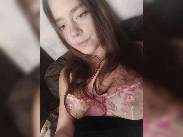 MilkaVay1 webcam
