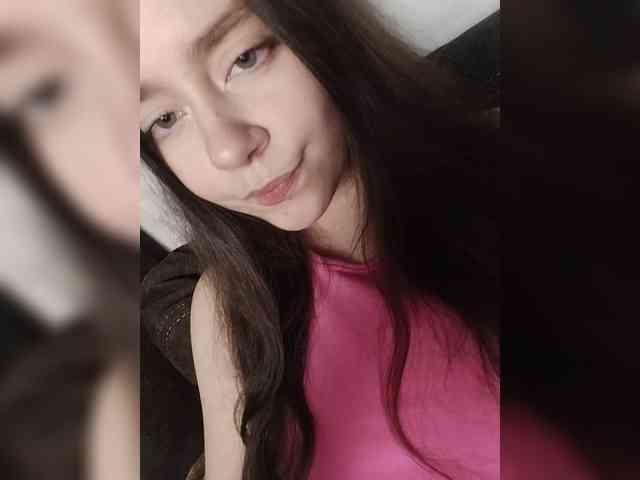 MilkaVay1 webcam