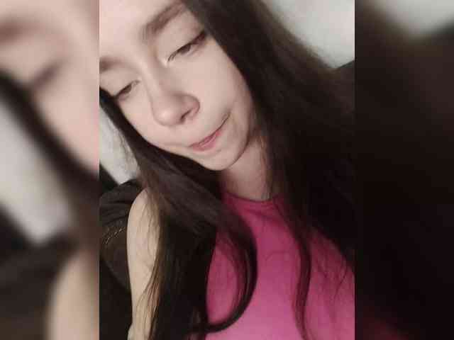 MilkaVay1 webcam