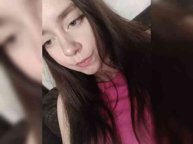 MilkaVay1 webcam