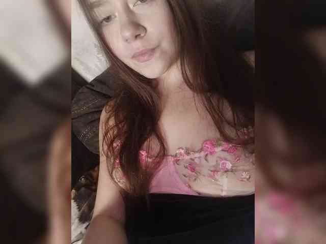 MilkaVay1 webcam
