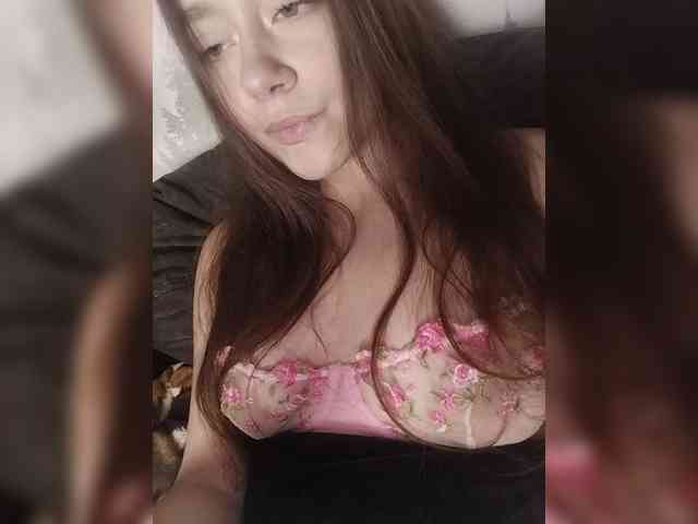 MilkaVay1 webcam