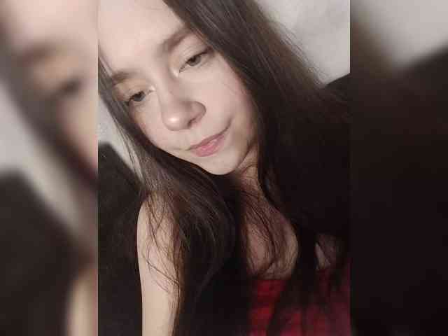 MilkaVay1 webcam