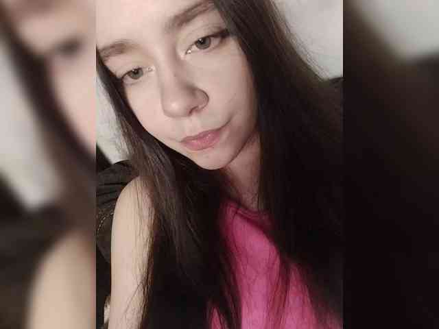 MilkaVay1 webcam