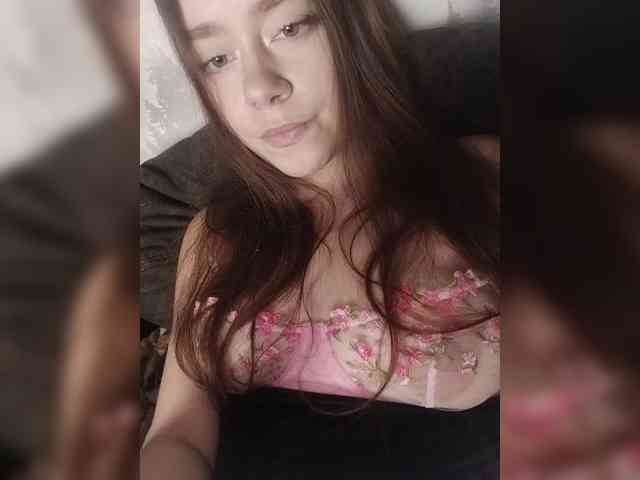 MilkaVay1 webcam