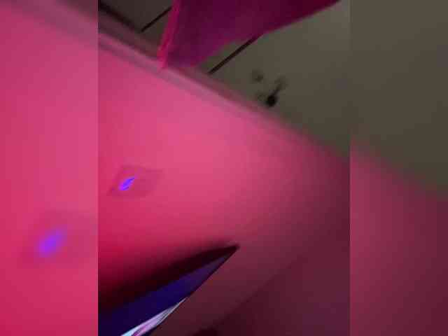 CUBA-V Live Webcam on BongaCams